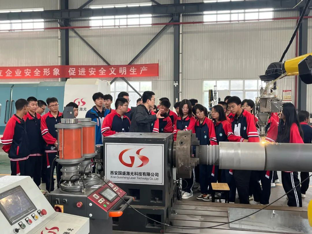 企校聯(lián)合、科技點燃夢想——渭南市三賢中學走進西安國盛激光
